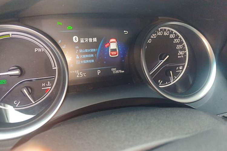 Used Toyota Camry 2018 Dual-Engine 2.5 HG Luxury Edition Odometer Close Up