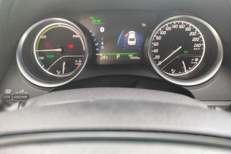 Used Toyota Camry 2018 Dual-Engine 2.5 HG Luxury Edition Odometer Close Up