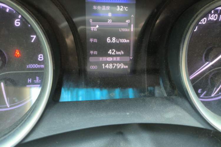 Used Toyota Camry 2018 2.0E Leading Edition Odometer Close Up