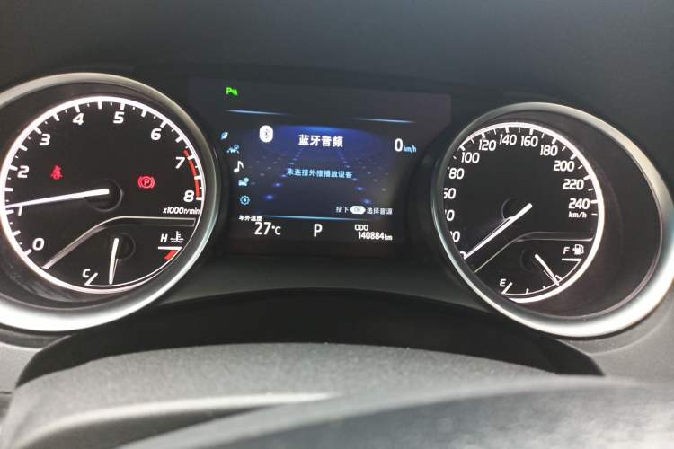 Used Toyota Camry 2018 2.5G Luxury Edition Odometer Close Up