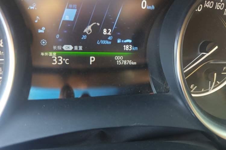 Used Toyota Camry 2018 2.5G Luxury Edition Odometer Close Up