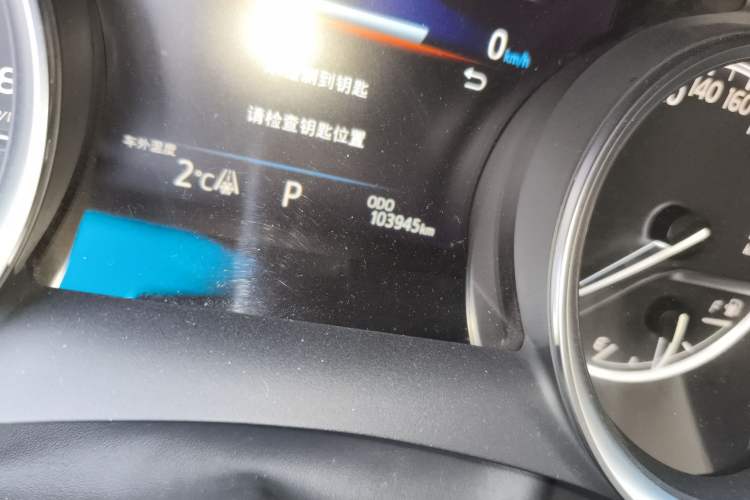 Used Toyota Camry 2018 2.5G Luxury Edition Odometer Close Up