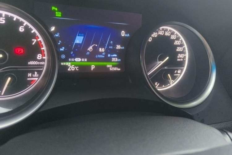 Used Toyota Camry 2018 2.5G Luxury Edition Odometer Close Up