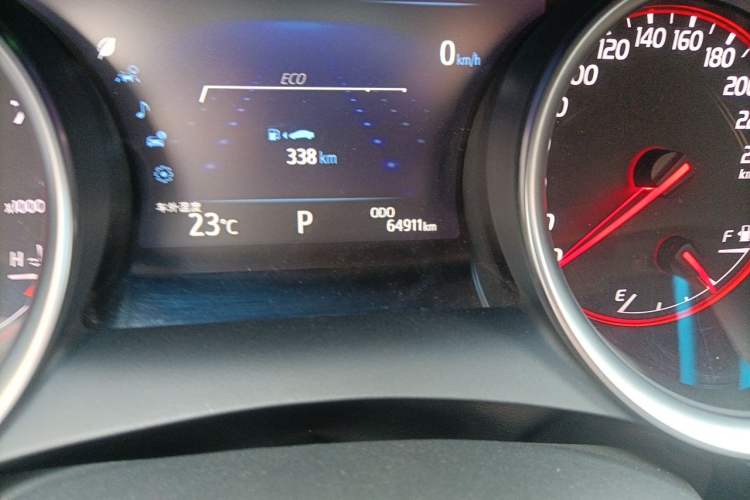 Used Toyota Camry 2018 2.5S Fēngshàng Edition Odometer Close Up