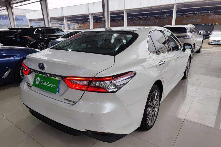 Used Toyota Camry 2018 Dual-Engine 2.5 HG Luxury Edition Rear Right 45 Deg