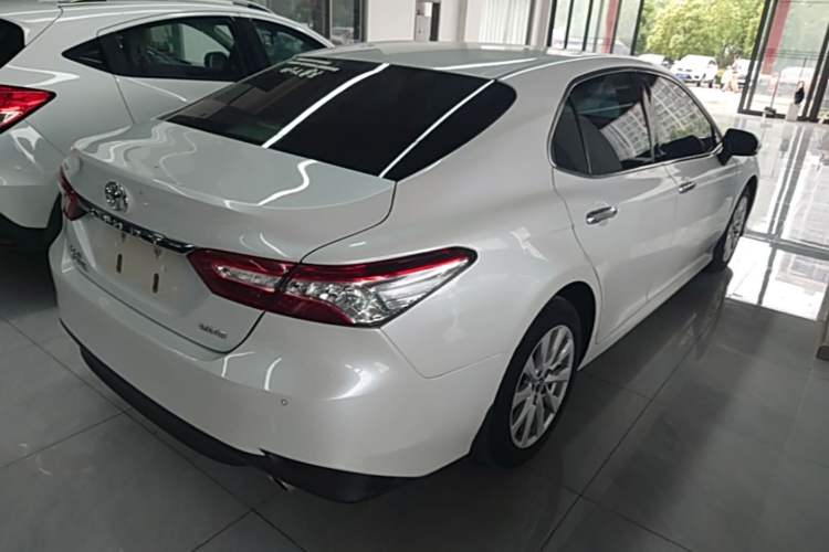 Used Toyota Camry 2018 2.0G Luxury Edition Rear Right 45 Deg
