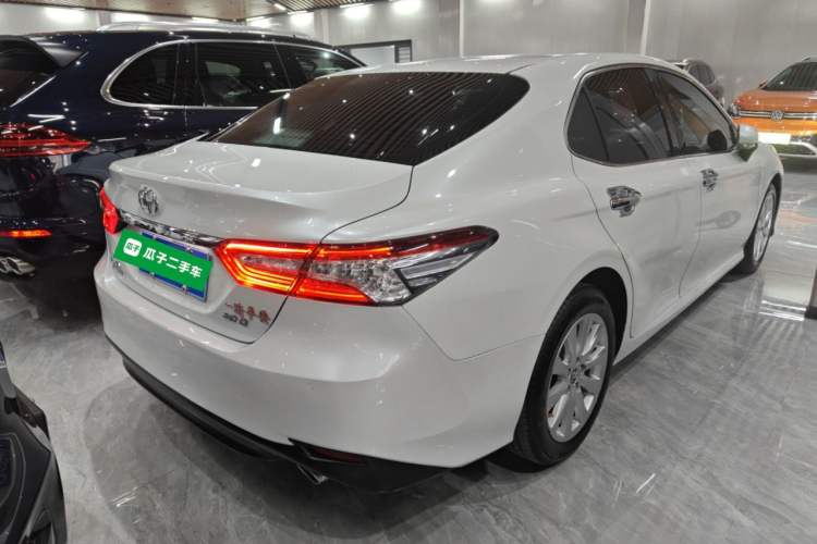 Used Toyota Camry 2018 2.0G Luxury Edition Rear Right 45 Deg