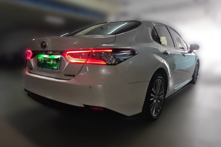 Used Toyota Camry 2018 Dual-Engine 2.5 HG Luxury Edition Rear Right 45 Deg