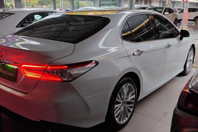 Used Toyota Camry 2018 2.5G Luxury Edition Rear Right 45 Deg