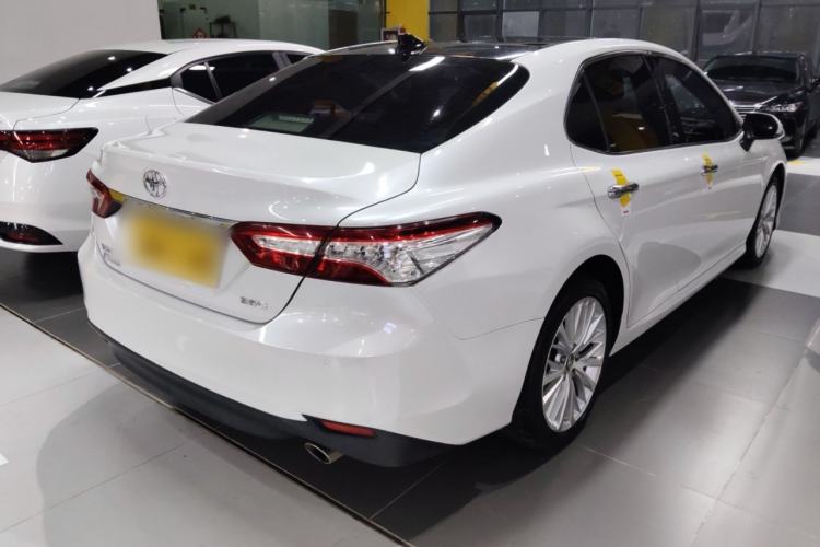 Used Toyota Camry 2018 2.5G Luxury Edition Rear Right 45 Deg