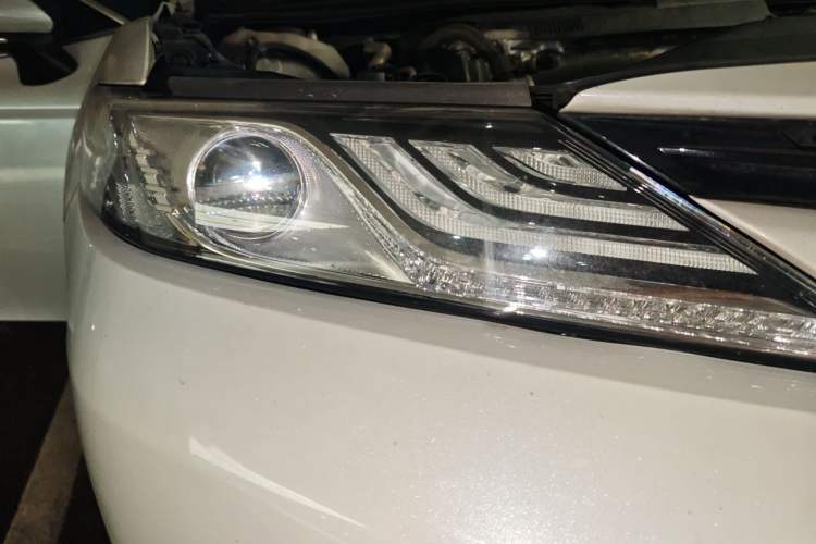 Used Toyota Camry 2018 2.0G Luxury Edition Right Front Headlight