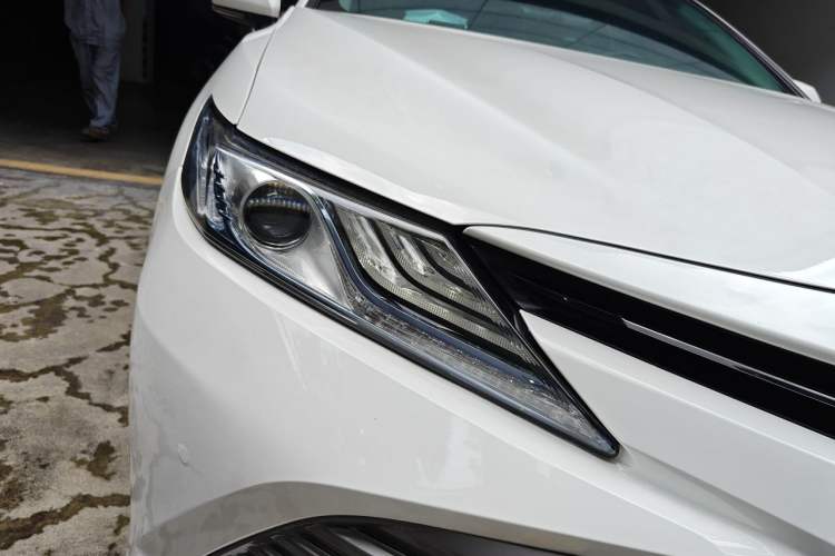 Used Toyota Camry 2018 Dual-Engine 2.5 HG Luxury Edition Right Front Headlight