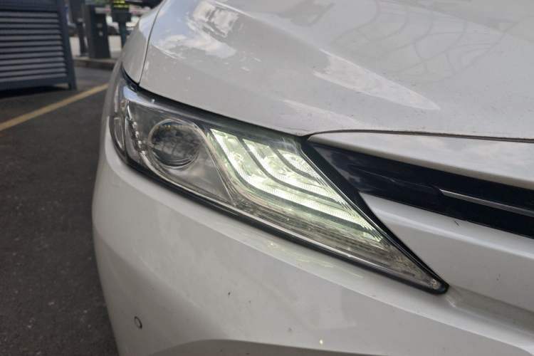 Used Toyota Camry 2018 2.0G Luxury Edition Right Front Headlight