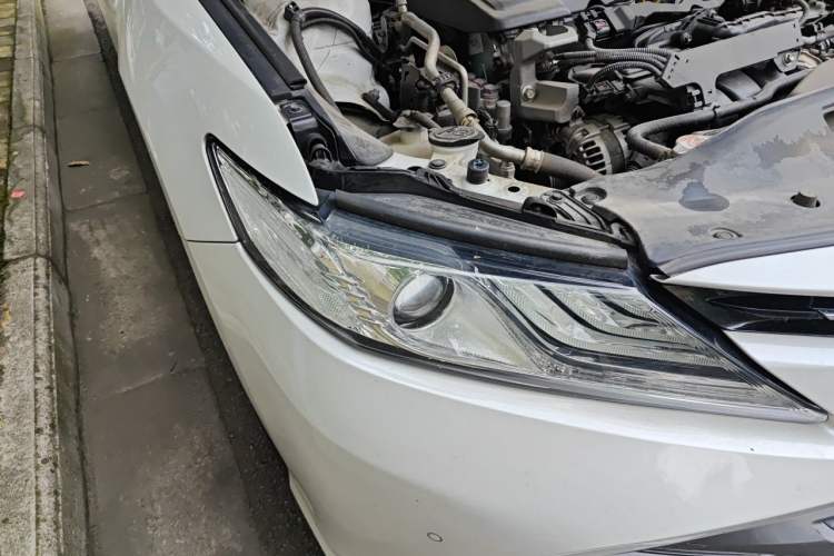Used Toyota Camry 2018 2.5G Luxury Edition Right Front Headlight