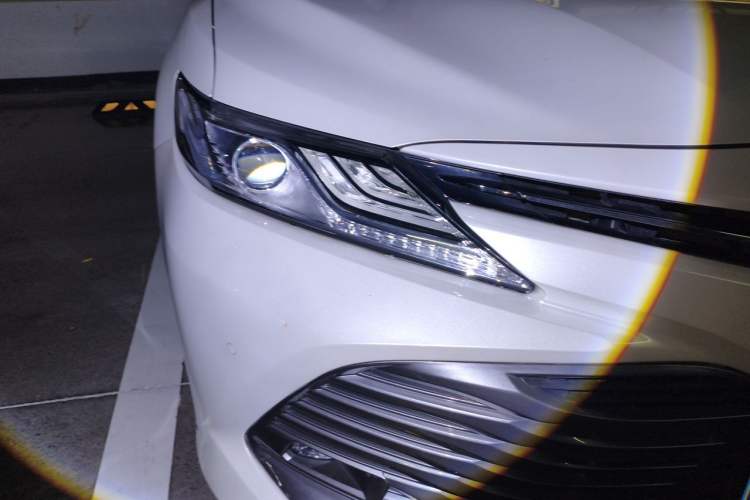 Used Toyota Camry 2018 2.5G Luxury Edition Right Front Headlight