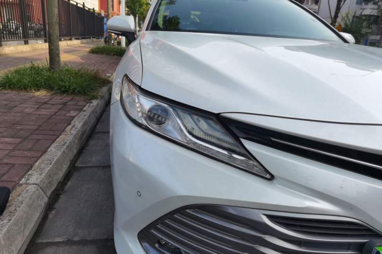 Used Toyota Camry 2018 2.5G Luxury Edition Right Front Headlight