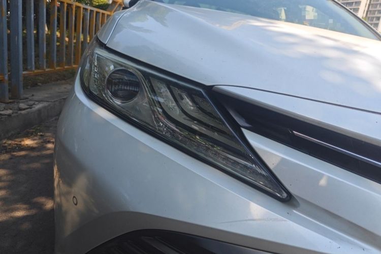 Used Toyota Camry 2018 2.5G Luxury Edition Right Front Headlight