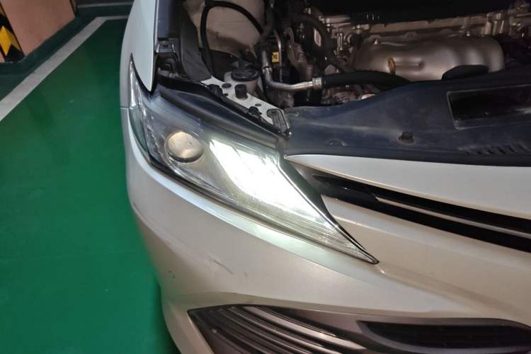 Used Toyota Camry 2018 2.0G Luxury Edition Right Front Headlight