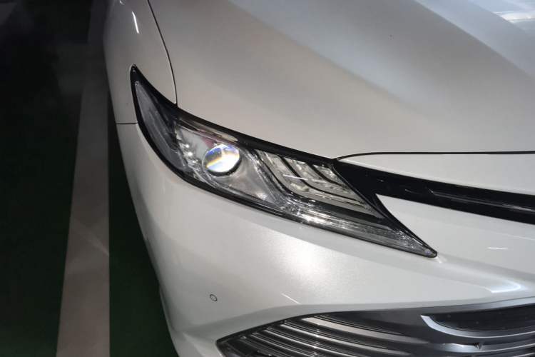 Used Toyota Camry 2018 2.5G Luxury Edition Right Front Headlight
