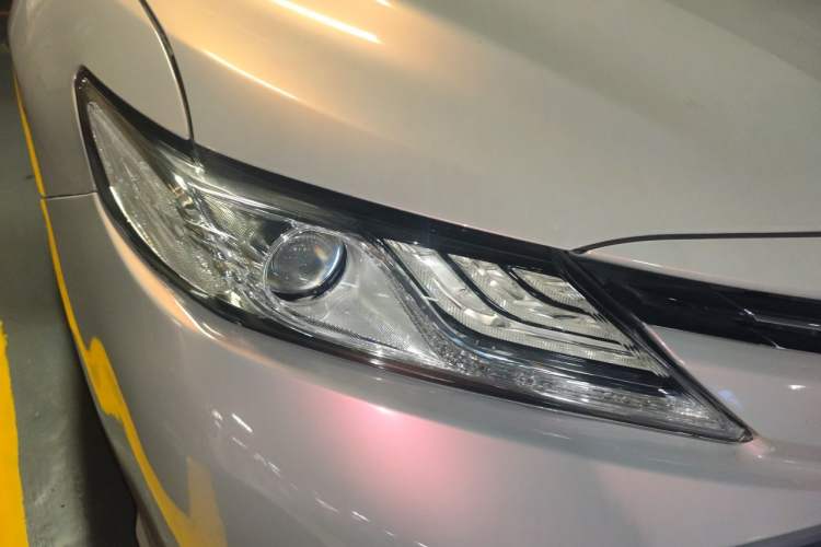 Used Toyota Camry 2018 2.5G Luxury Edition Right Front Headlight