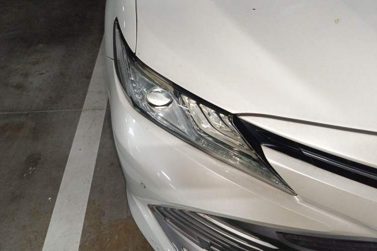 Used Toyota Camry 2018 2.5G Luxury Edition Right Front Headlight
