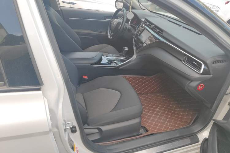 Used Toyota Camry 2018 2.0S FENGSHANG Edition Right Front Seat