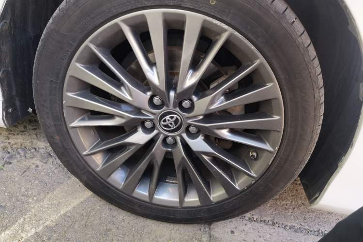 Used Toyota Camry 2018 Dual-Engine 2.5 HG Luxury Edition Right Front Wheel Hub