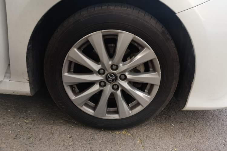 Used Toyota Camry 2018 2.0G Luxury Edition Right Front Wheel Hub