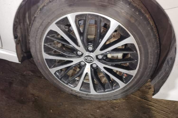 Used Toyota Camry 2018 2.5S Fēngshàng Edition Right Front Wheel Hub