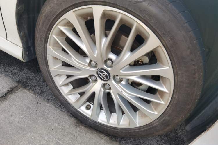 Used Toyota Camry 2018 2.5G Luxury Edition Right Front Wheel Hub