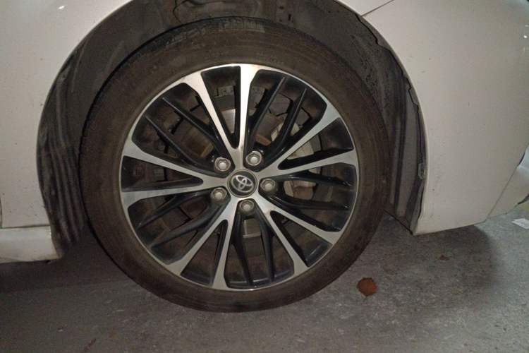 Used Toyota Camry 2018 2.0S FENGSHANG Edition Right Front Wheel Hub