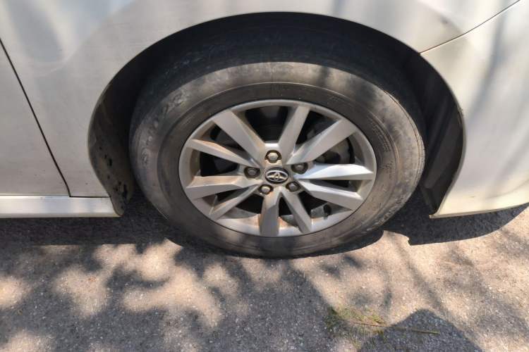 Used Toyota Camry 2018 2.0E Leading Edition Right Front Wheel Hub