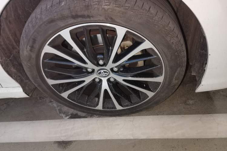 Used Toyota Camry 2018 2.0S FENGSHANG Edition Right Front Wheel Hub