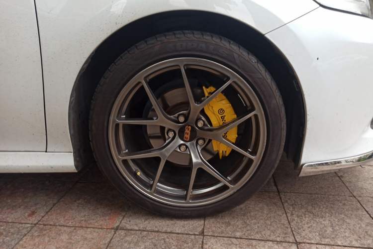 Used Toyota Camry 2018 2.5G Luxury Edition Right Front Wheel Hub