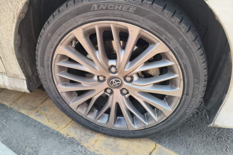 Used Toyota Camry 2018 2.5G Luxury Edition Right Front Wheel Hub