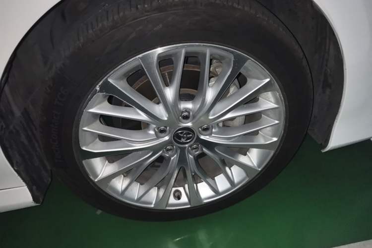Used Toyota Camry 2018 2.5G Luxury Edition Right Front Wheel Hub
