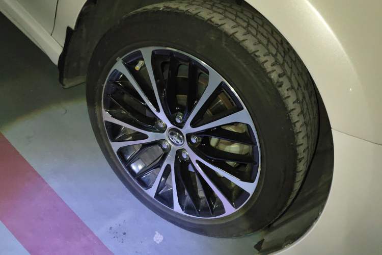 Used Toyota Camry 2018 2.5S Fēngshàng Edition Right Front Wheel Hub