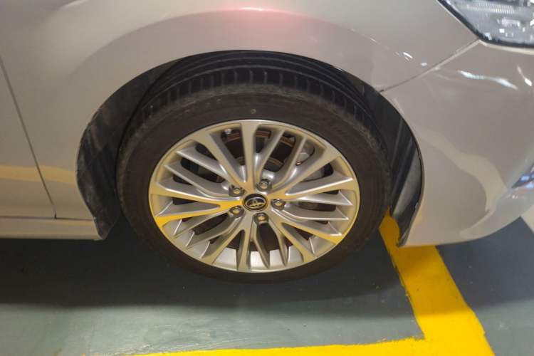 Used Toyota Camry 2018 2.5G Luxury Edition Right Front Wheel Hub
