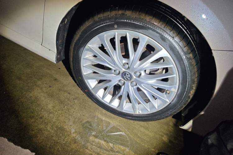 Used Toyota Camry 2018 2.5G Luxury Edition Right Front Wheel Hub