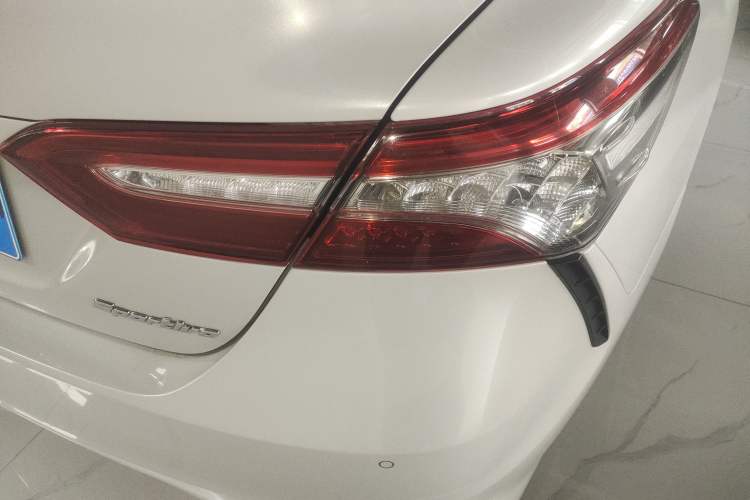 Used Toyota Camry 2018 2.0S FENGSHANG Edition Right Rear Taillight
