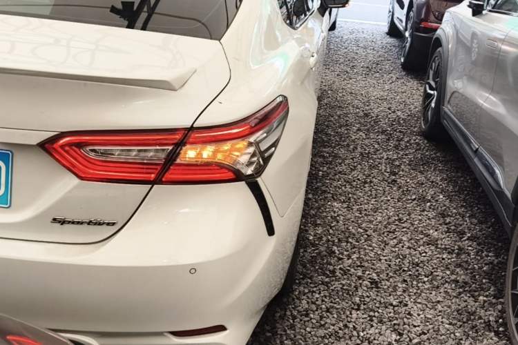 Used Toyota Camry 2018 2.0S FENGSHANG Edition Right Rear Taillight