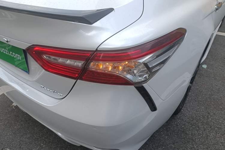 Used Toyota Camry 2018 2.0S FENGSHANG Edition Right Rear Taillight