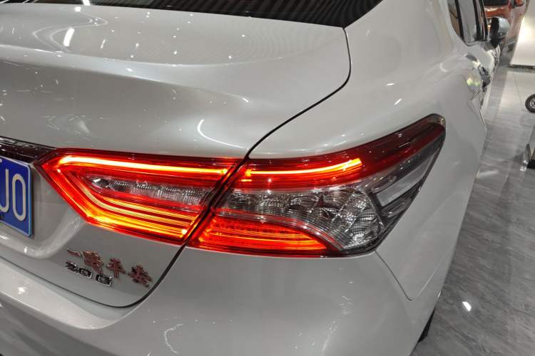 Used Toyota Camry 2018 2.0G Luxury Edition Right Rear Taillight