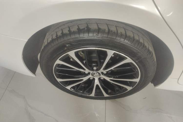 Used Toyota Camry 2018 2.0S FENGSHANG Edition Right Rear Wheel Hub