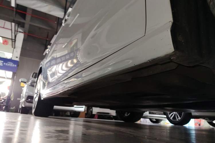Used Toyota Camry 2018 2.5S Fēngshàng Edition Right Side Sill