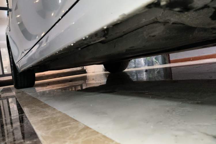 Used Toyota Camry 2018 Dual-Engine 2.5 HG Luxury Edition Right Side Sill