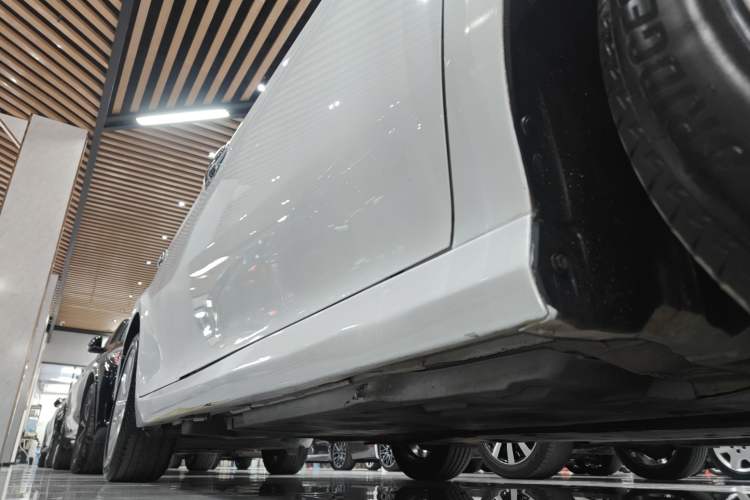 Used Toyota Camry 2018 2.0G Luxury Edition Right Side Sill