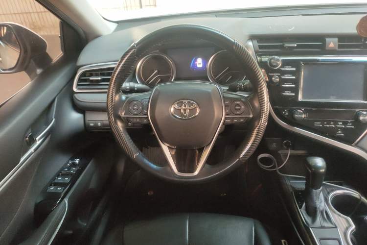Used Toyota Camry 2018 2.0G Luxury Edition Steering Wheel
