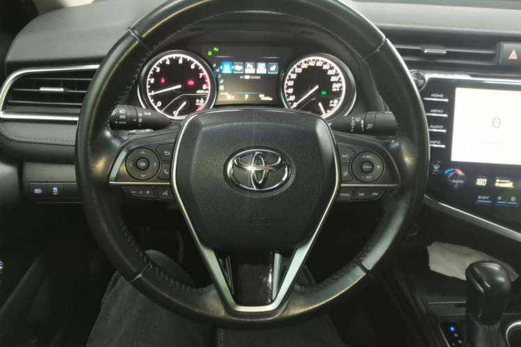 Used Toyota Camry 2018 2.5G Luxury Edition Steering Wheel