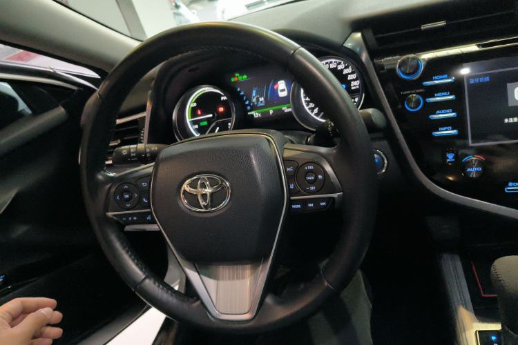 Used Toyota Camry 2018 Dual-Engine 2.5 HG Luxury Edition Steering Wheel